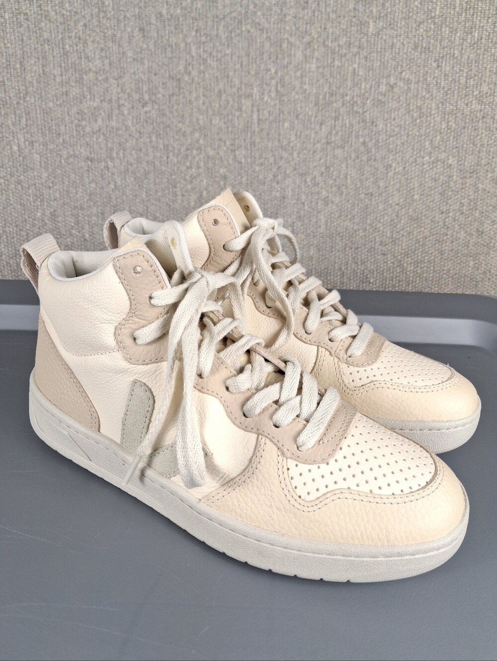 Veja Sneakers Womens 7 V-15 ChromeFree Leather Cashew Pierre Multico High-Top